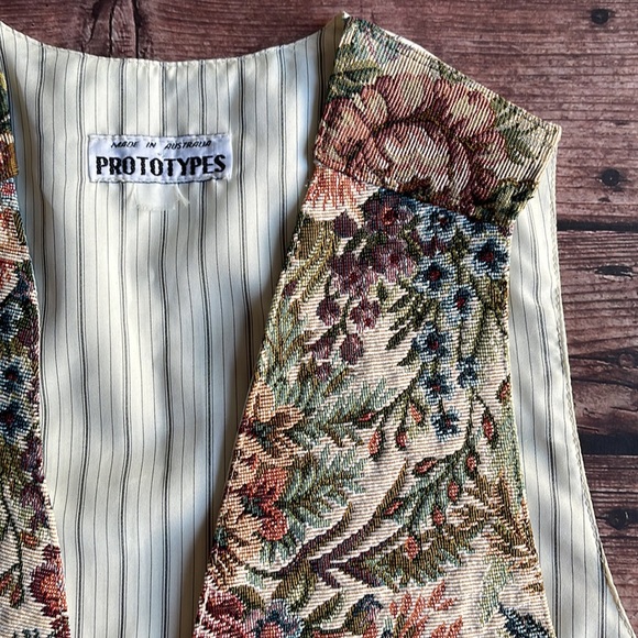 VINTAGE | Prototypes floral tapestry waistcoat - Picture 3 of 9